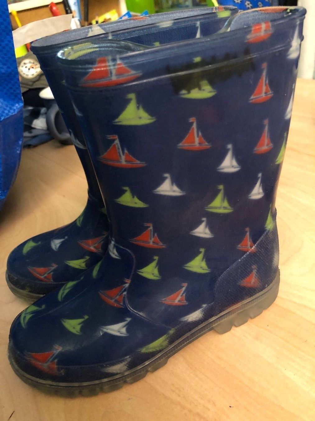 Scarpe per ragazzi: Gummistiefel mit Schiffe Gr. 29 – Usato da Obergerlafingen venduto da cabo4