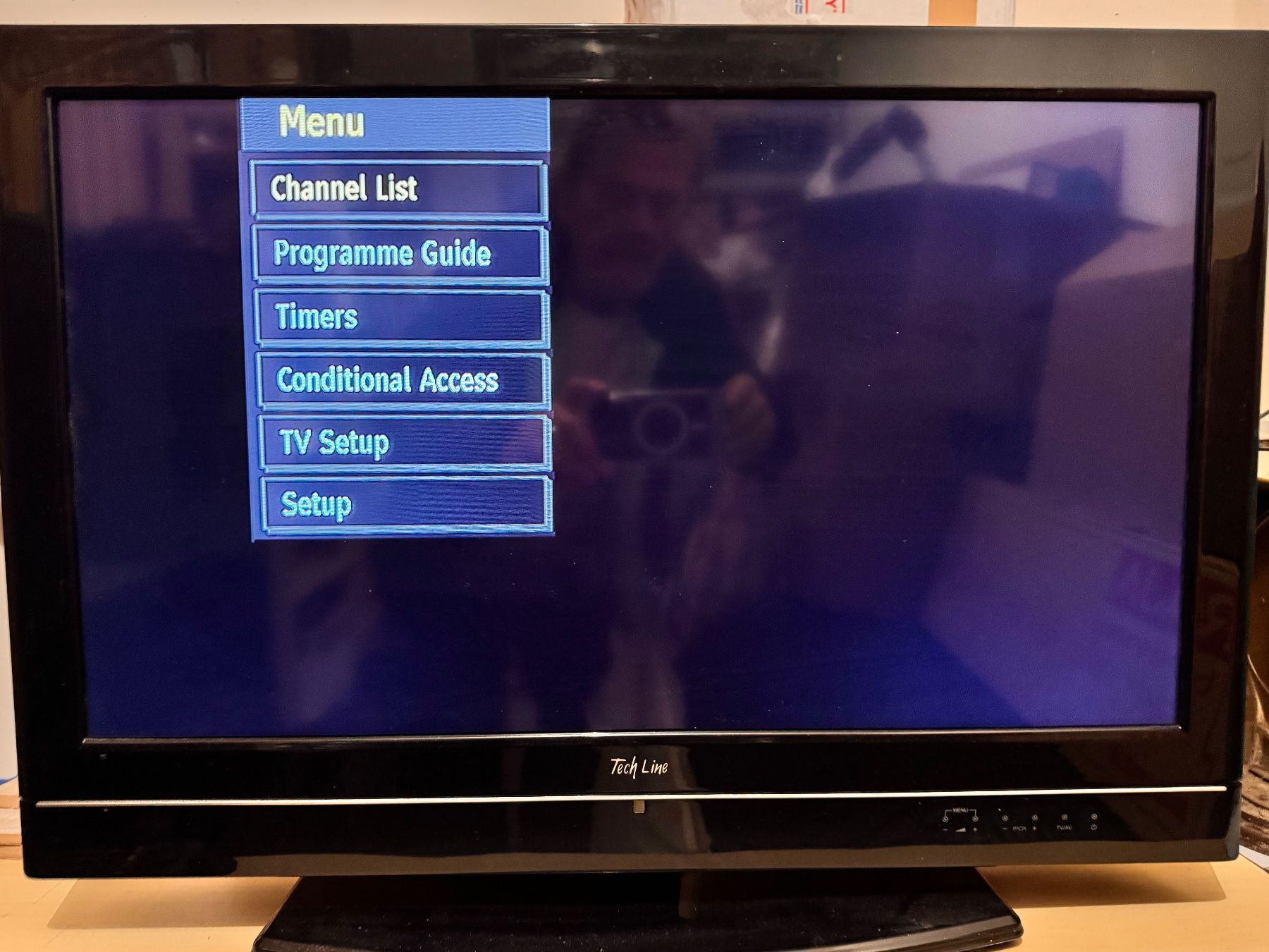 Fernseher: TechLine TL26LC741 – Gebraucht aus Hermetschwil-Staffeln von Mobile2013