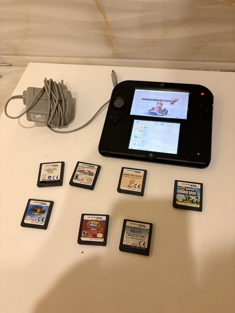 Nintendo Console: Nintendo 2ds + 7 jeux + chargeur  – Usato da Dompierre FR venduto da PRiT_Madara