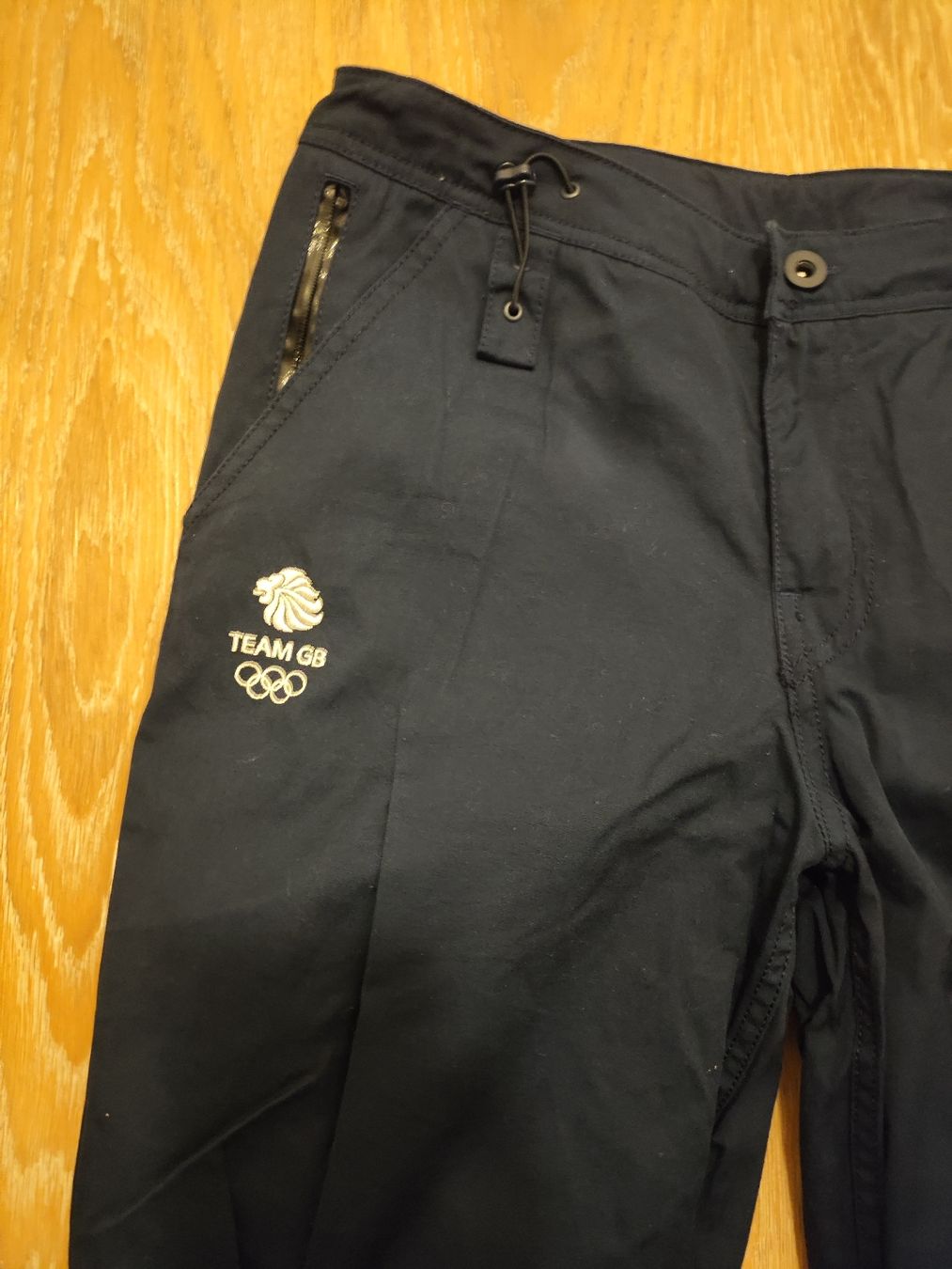 Adidas Pantaloni: Adidas Team GB Olympic trousers – Nuovo e nell'imballaggio originale da Winterthur venduto da Ajcps 4