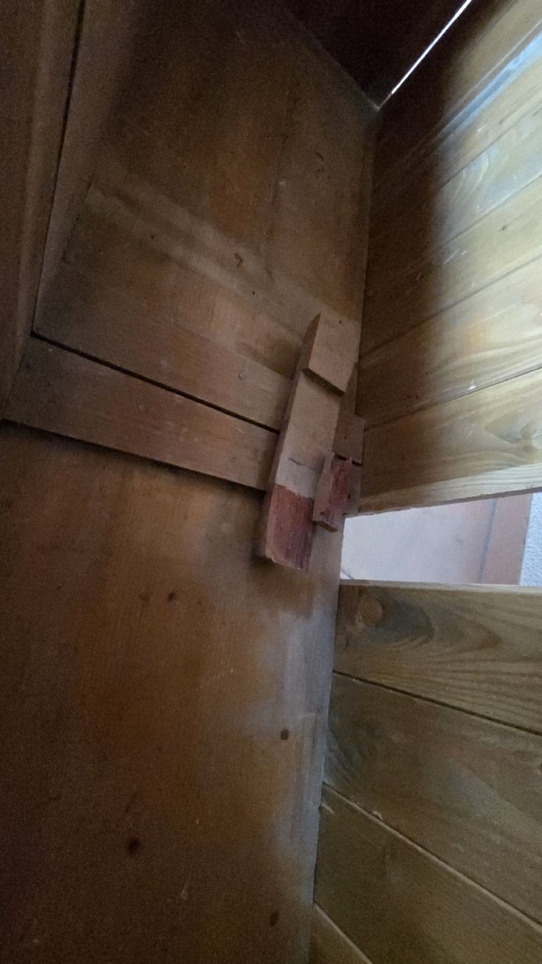 Armadi: Massivholzschrank (?Nussbaum?) – Usato da Pfeffikon LU venduto da Spiderpig1991 8