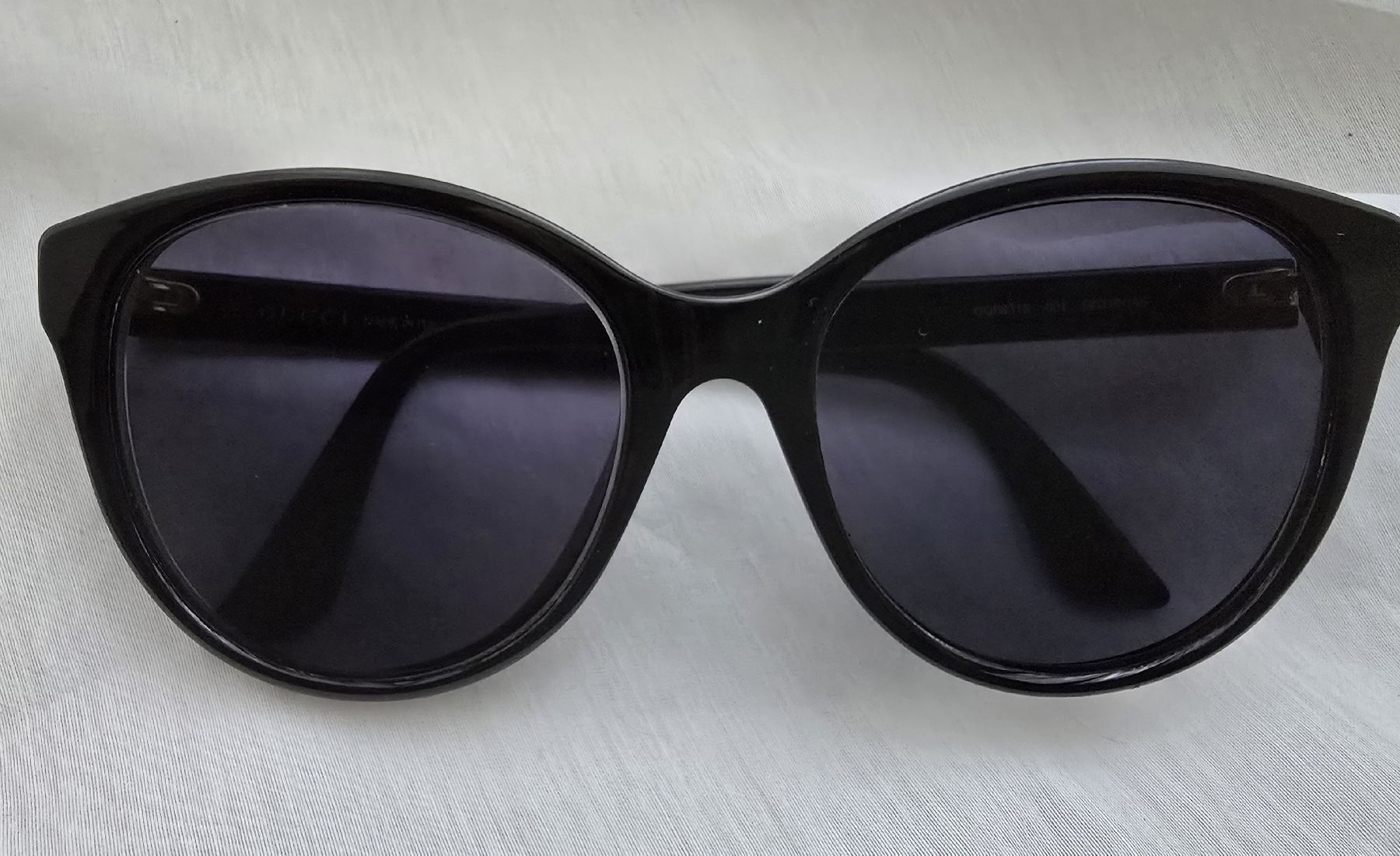 Gucci Occhiali & Lenti: Monture GUCCI Cat Eye, noir – Nuovo (secondo la descrizione) da La Neuveville venduto da Diamise