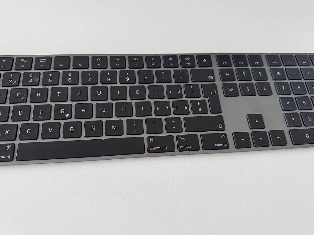 Tastiere: Apple Magic Keyboard mit Ziffernblock (A1843) dunkel – Usato da Winterthur venduto da Goldeneye7 1