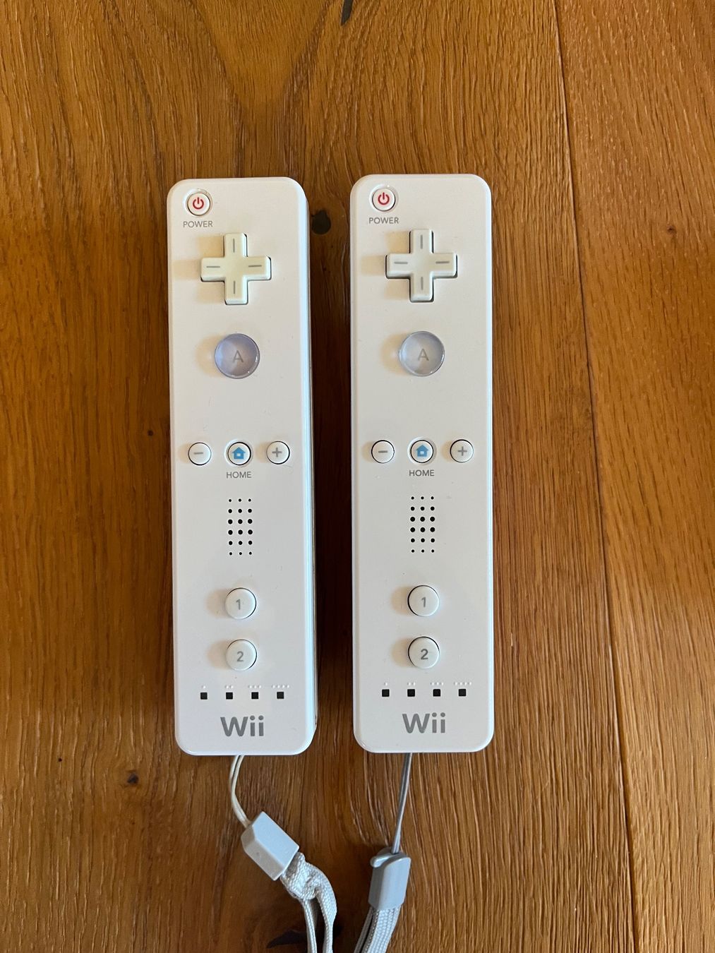 Nintendo Controller: Nintendo Wii Controller Set – Usato da Düdingen venduto da Valu007 1