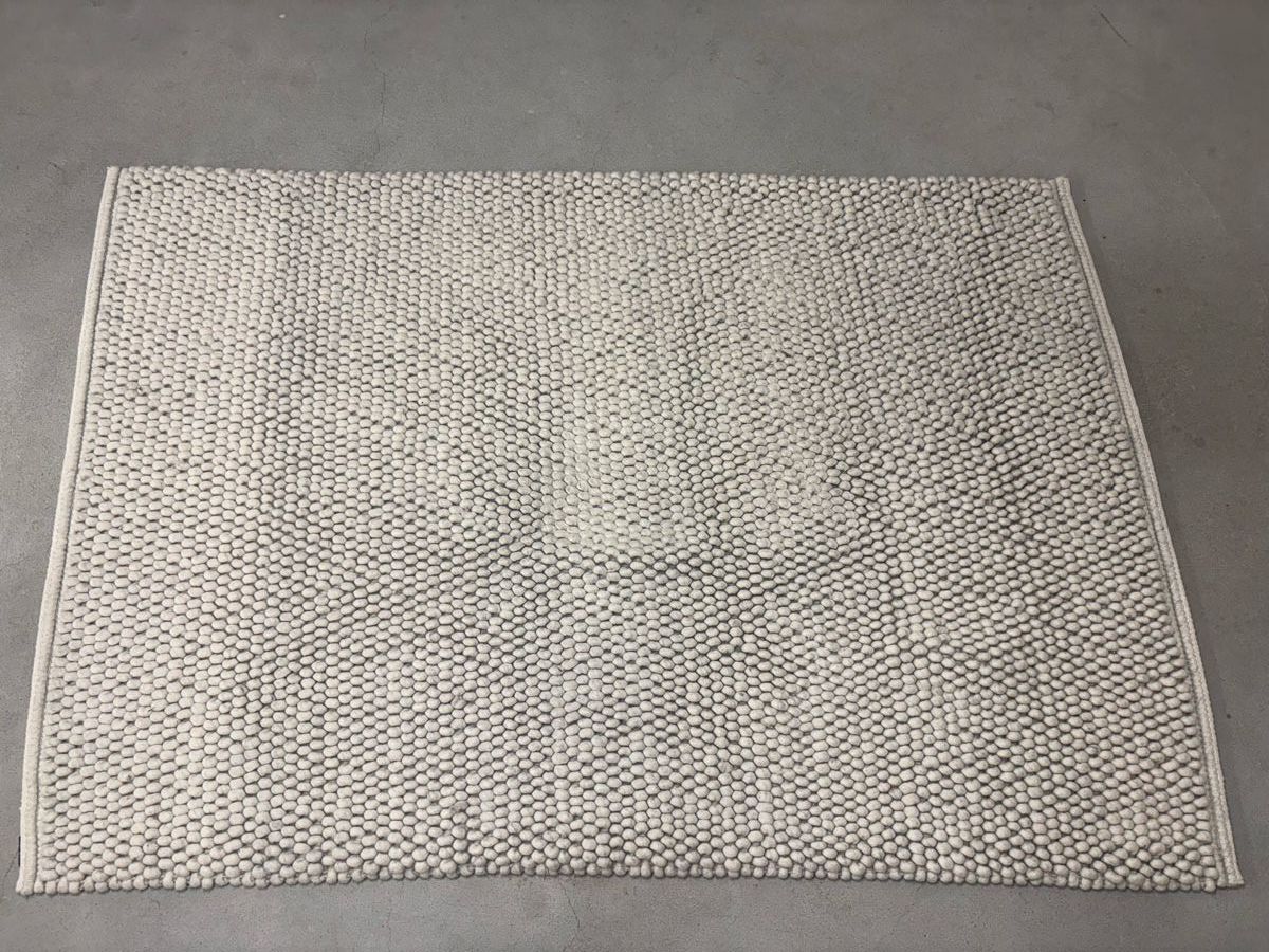Tapis: HAY Peas Teppich 140x200cm Wolle/Baumwolle hellgrau – D'occasion à Zürich par mariusreusch 2