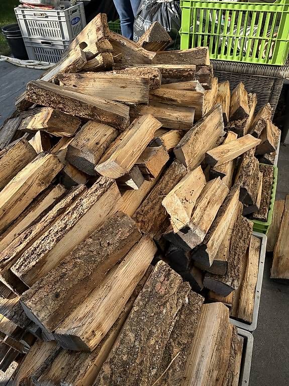 Articles en bois: Kaminholz / Restholz  – D'occasion à Hägglingen par Santisale