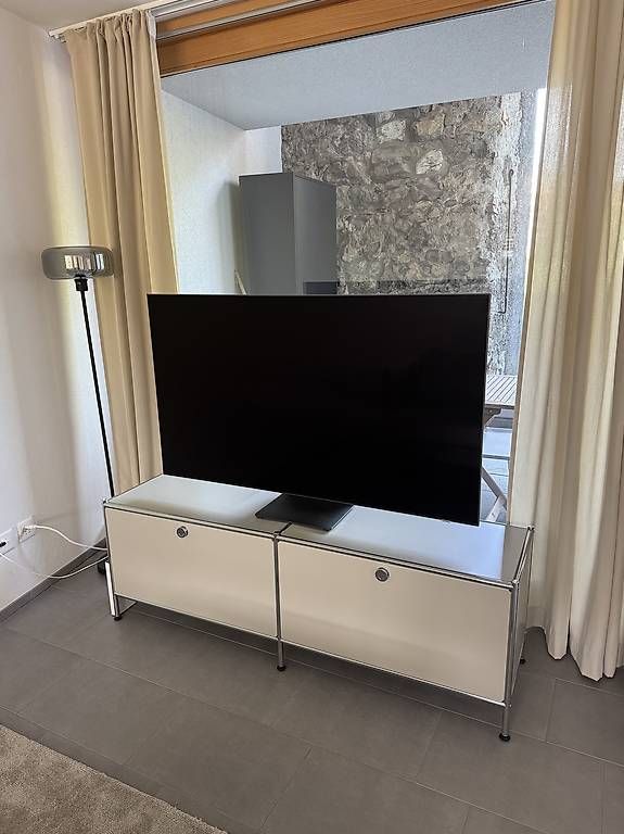 Meubles TV: CN3 Lowboard / TV-Kommode Tchibo beige/hellgrau – D'occasion à Grüsch par Fludome