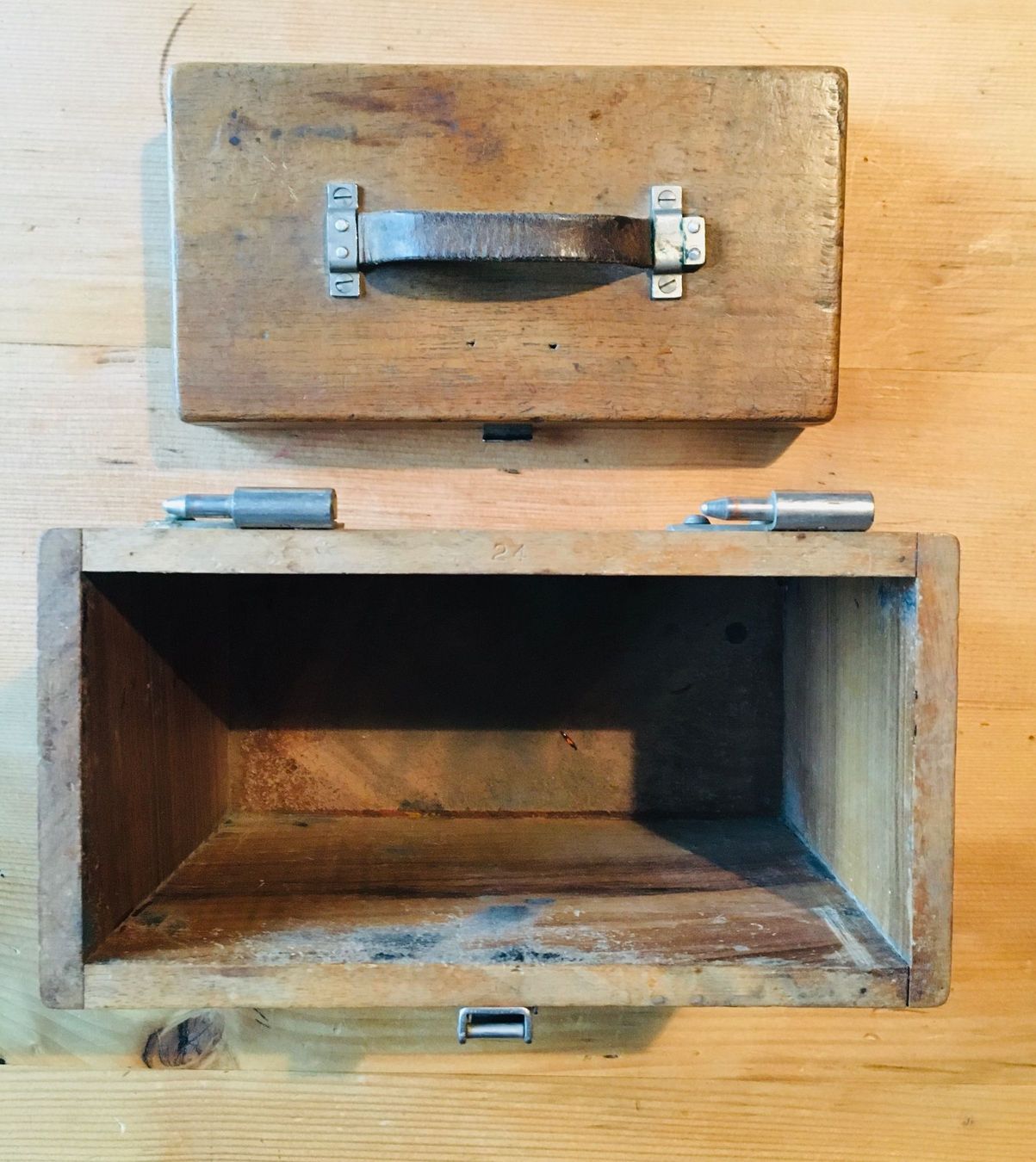 Barattoli: Superbe boite ancienne en bois – Usato da Cornaux NE venduto da THX01 7