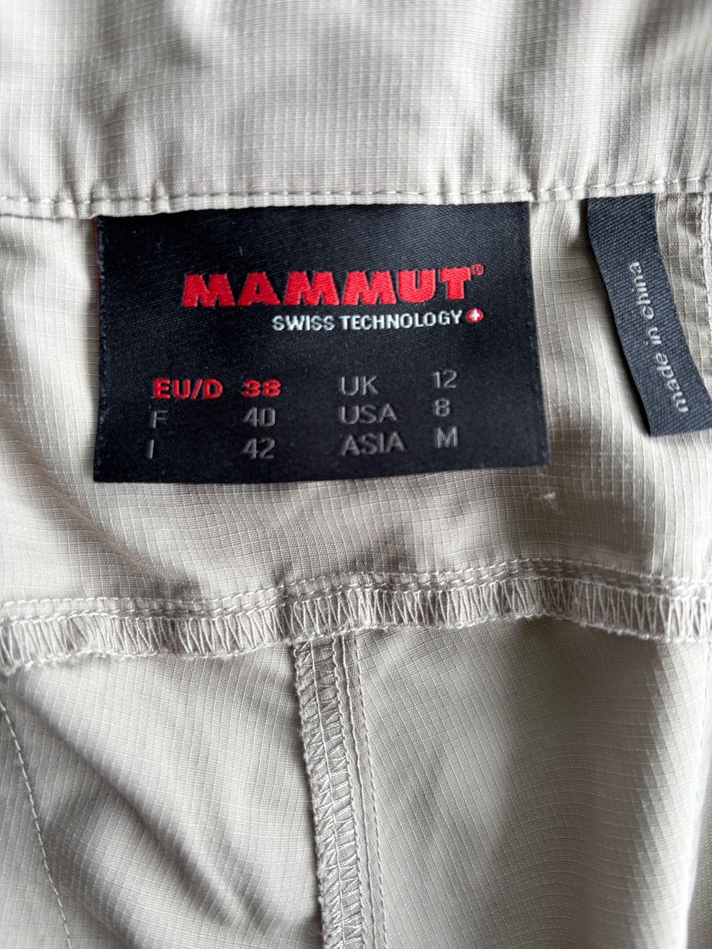 Mammut Pantaloni: Mammut Trekking Wanderhose, Gr. 38 – Usato da Ebnat-Kappel venduto da Molton 6
