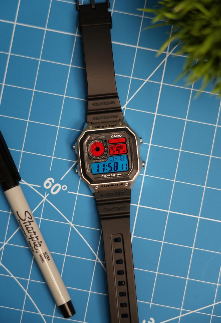 Casio Uhren: Casio RedBlue Custom Mod | 10j. Batterie – Neu und originalverpackt aus Luzern von Vi-Print 2
