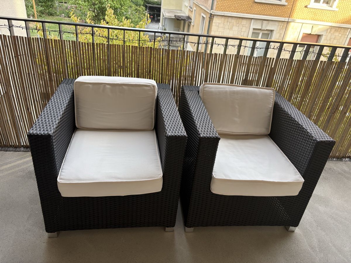 Fauteuils: 2 Rattan-Balkonsessel mit Polstern – D'occasion à Zürich par rob_v685