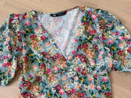 ZARA Bluse Blumenmuster Gr. M neuwertig
