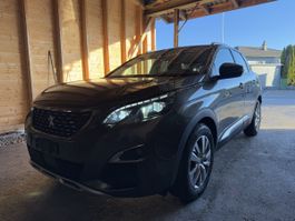 PEUGEOT 3008 1.2 PureTech Allure ** Neues Modell **
