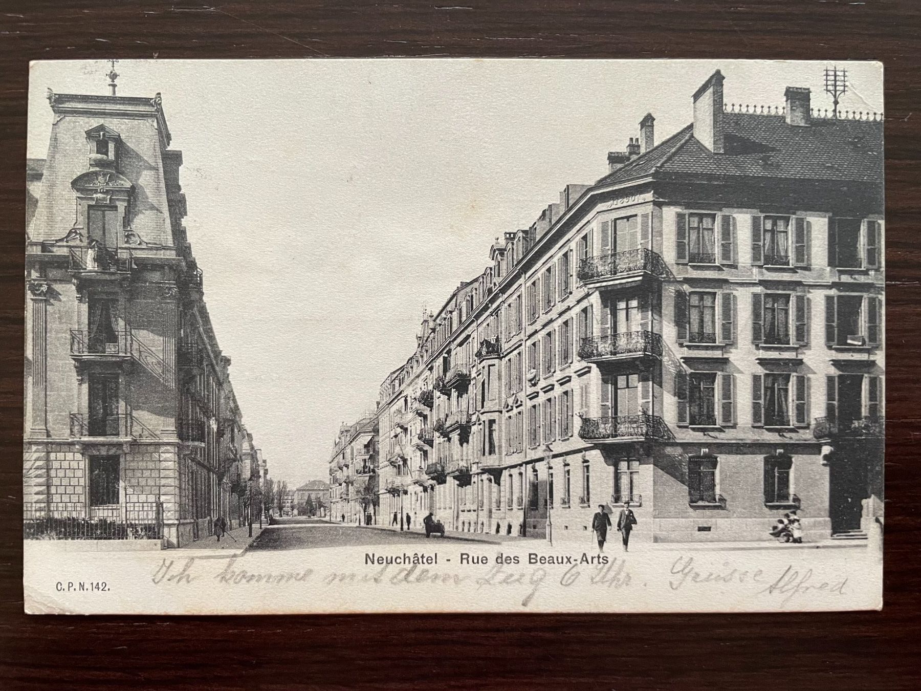 : NEUCHÂTEL Rue des Beaux-Arts, animée – Gebraucht aus Wald ZH von TLILEF 1