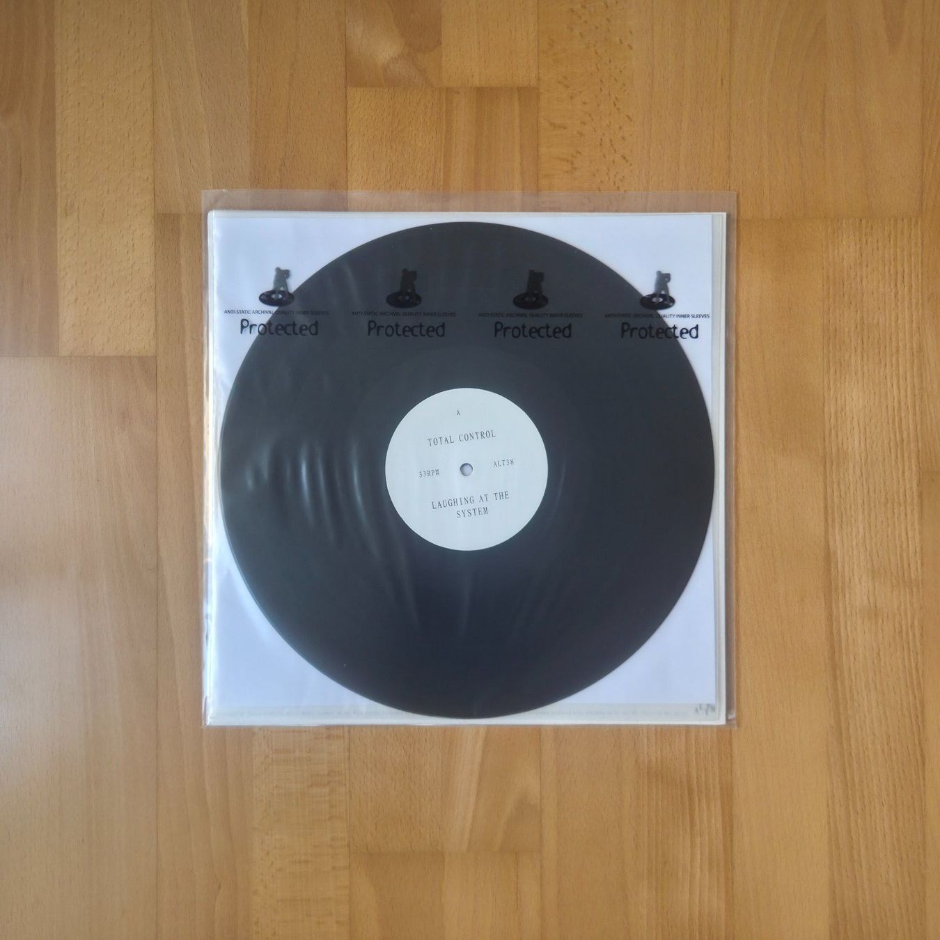Dischi in vinile: Total Control – Laughing At The System LP Alter Post Punk – Usato da Zürich venduto da Wickeddude 3