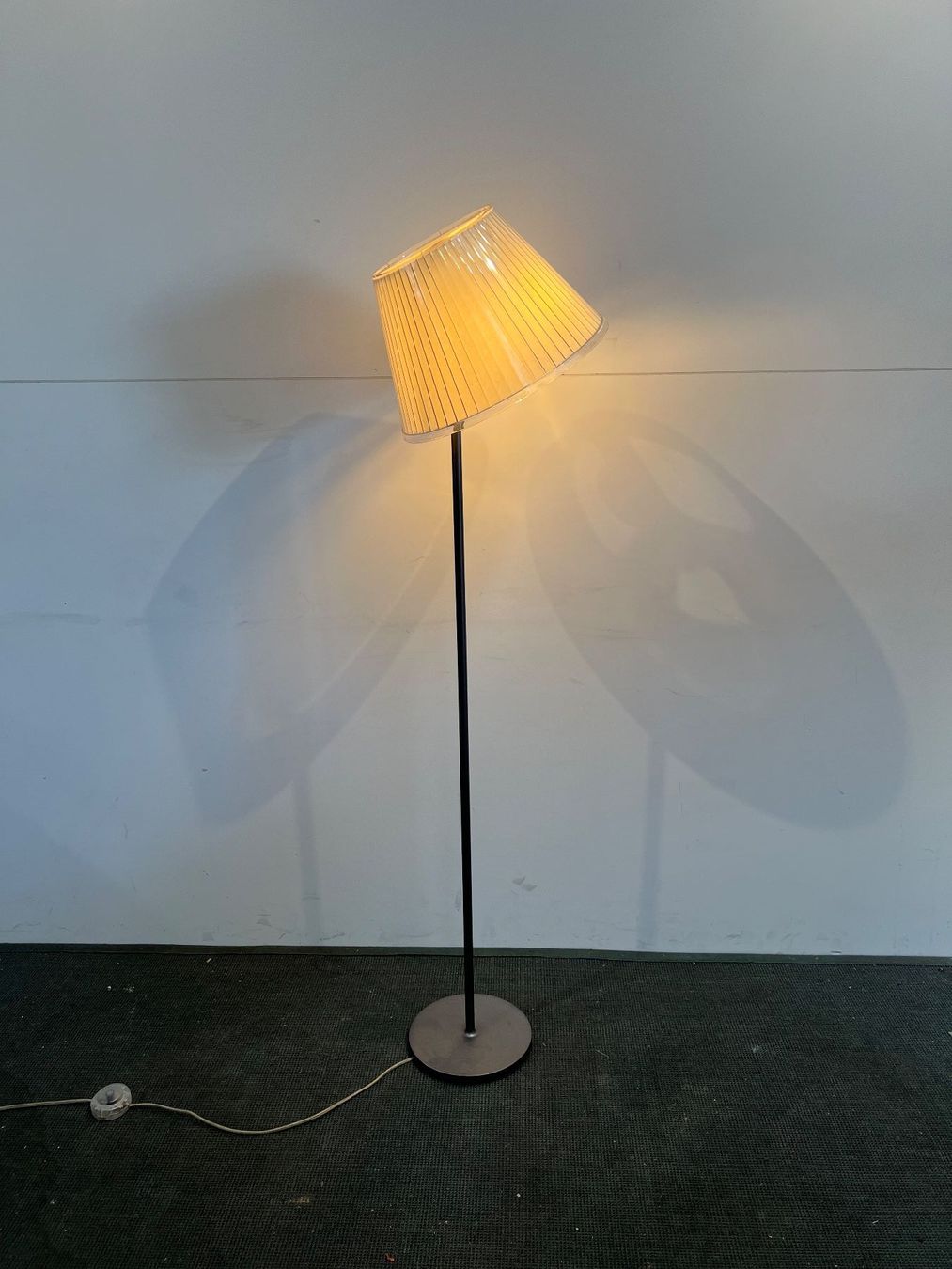 Artemide Lampade: 036 ARTEMIDE Choose Designerstehleuchte – Usato da Wangen an der Aare venduto da TBYN 1