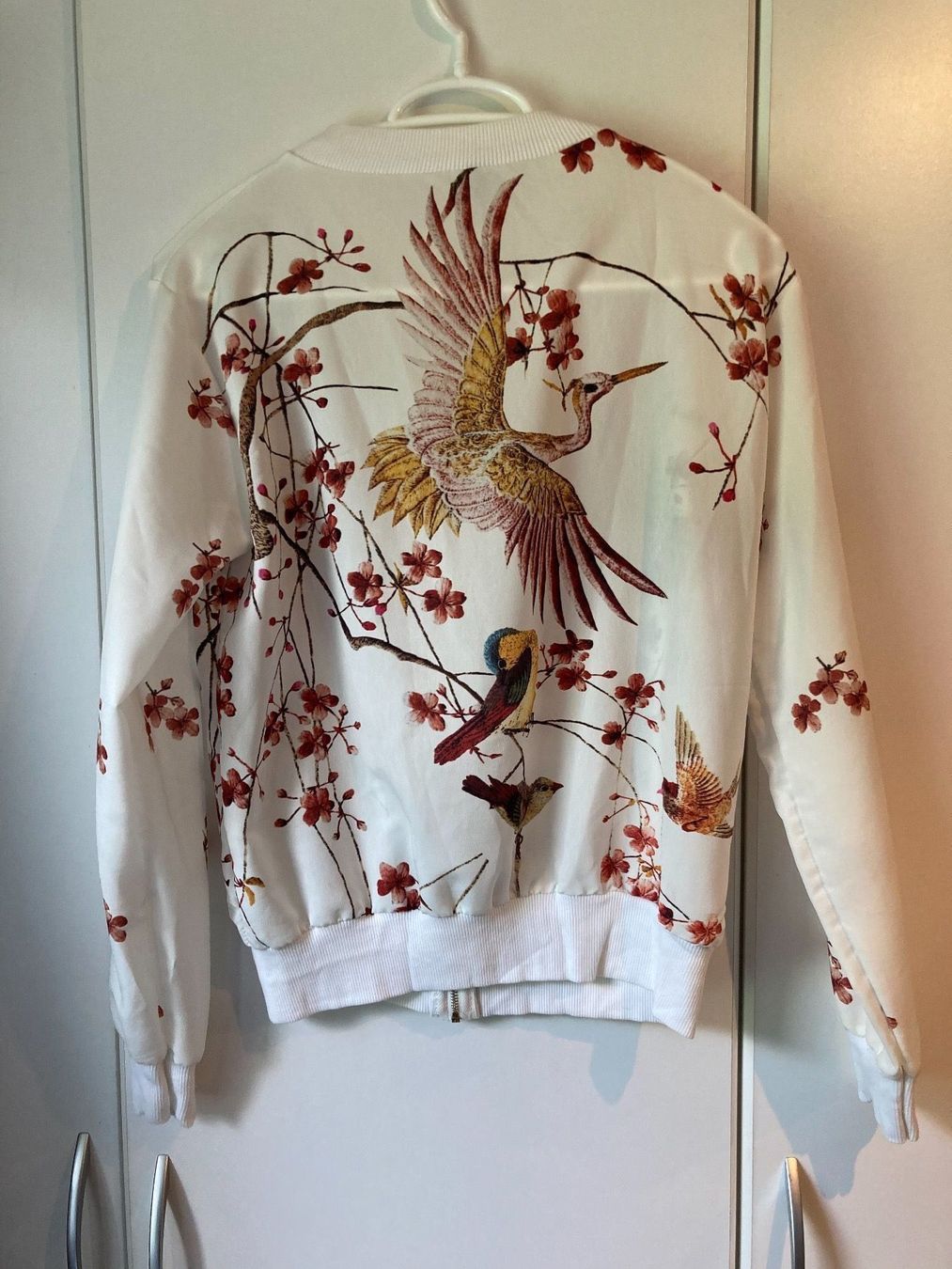 Giacche: Dünne weisse Jacke mit Vogel Gr. S – Usato da Thun venduto da Vans_98 1