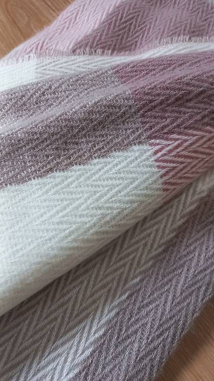 Foulard & Sciarpe: NEU: Schal One Size, ACRYL – Nuovo e nell'imballaggio originale da Niederuzwil venduto da rah_b67d 1