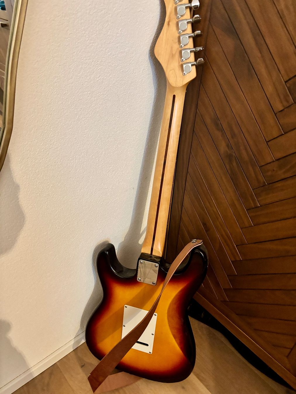 Instruments de musique: Westone E-Gitarre inkl. Ständer – D'occasion à Inwil par Seli_Schnellfuss 2