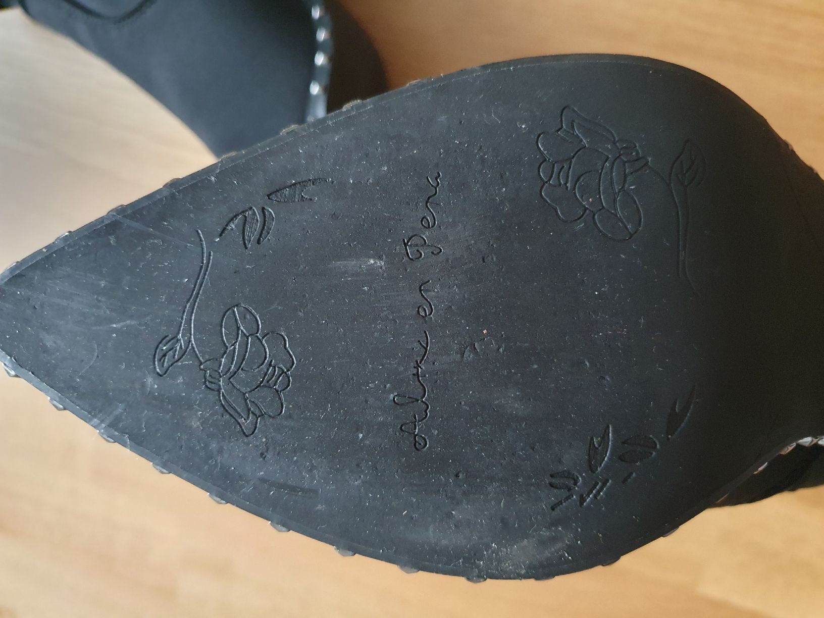 Damenschuhe: Alma en pena Stiefelette mit Nieten – Neu (gemäss Beschreibung) aus Wettingen von __Dom__ 4