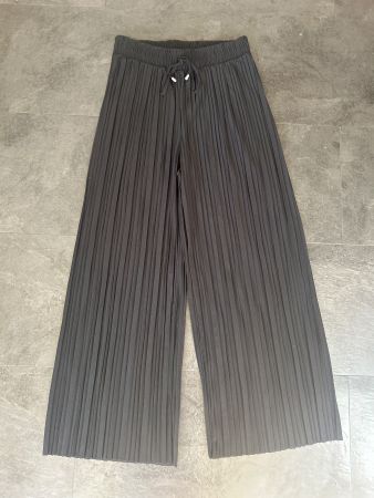 Plissee Hose schwarz weit geschnitten gebraucht