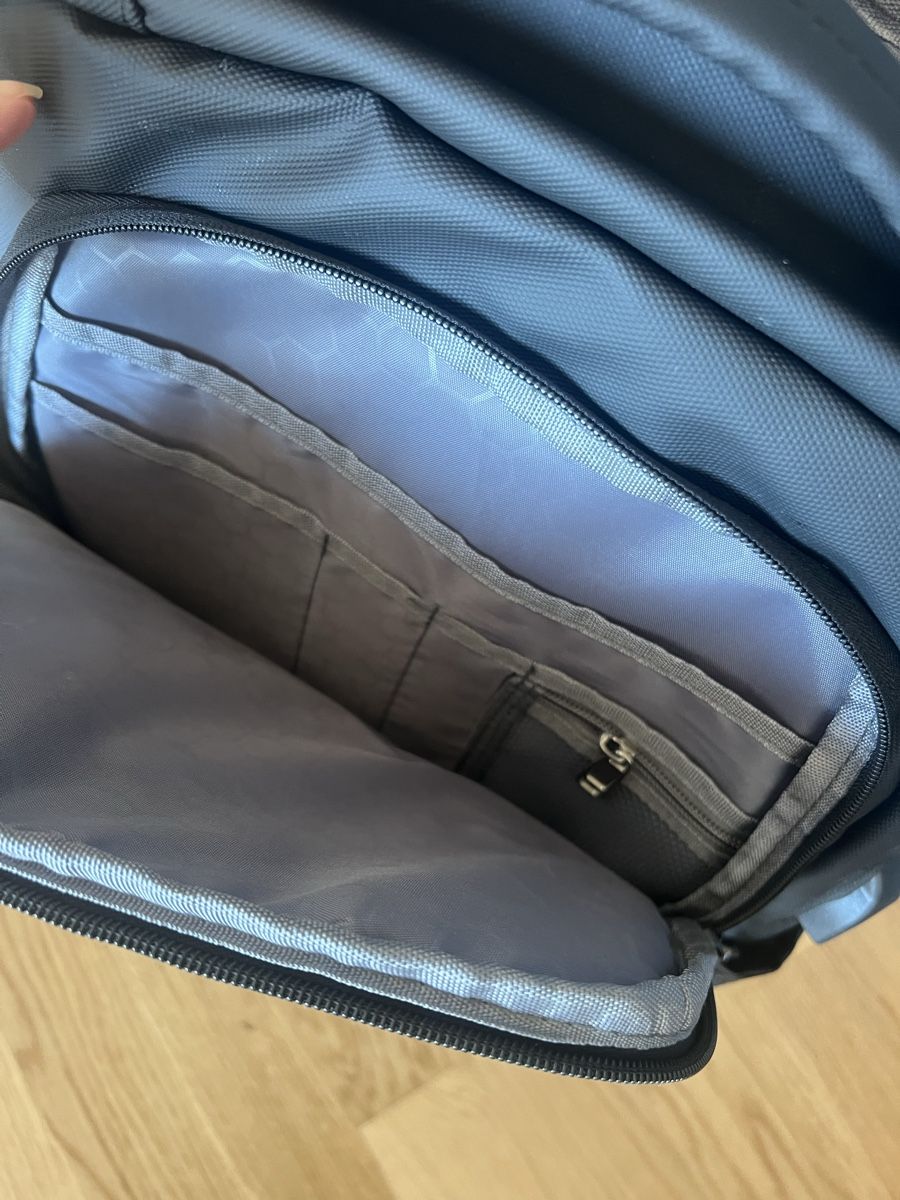 Zaini: Backpack grey USB port very good condition – Nuovo (secondo la descrizione) da Wädenswil venduto da puh_n8wy 3