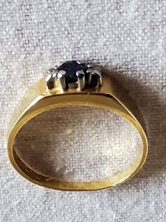 Goldring mit einem blauen Stein und zwei weisse Steine | Kaufen auf Ricardo