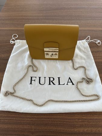Furla Tasche in Senfgelb