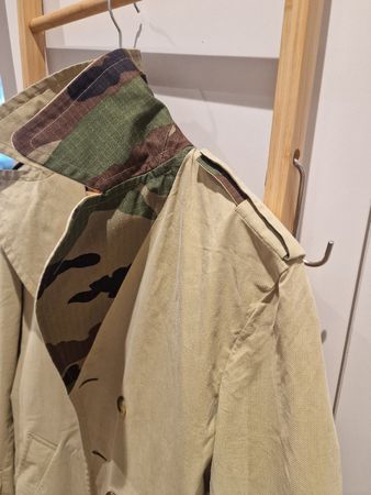 Einzigartiger Trenchcoat aus kleiner Manufaktur – handgefert