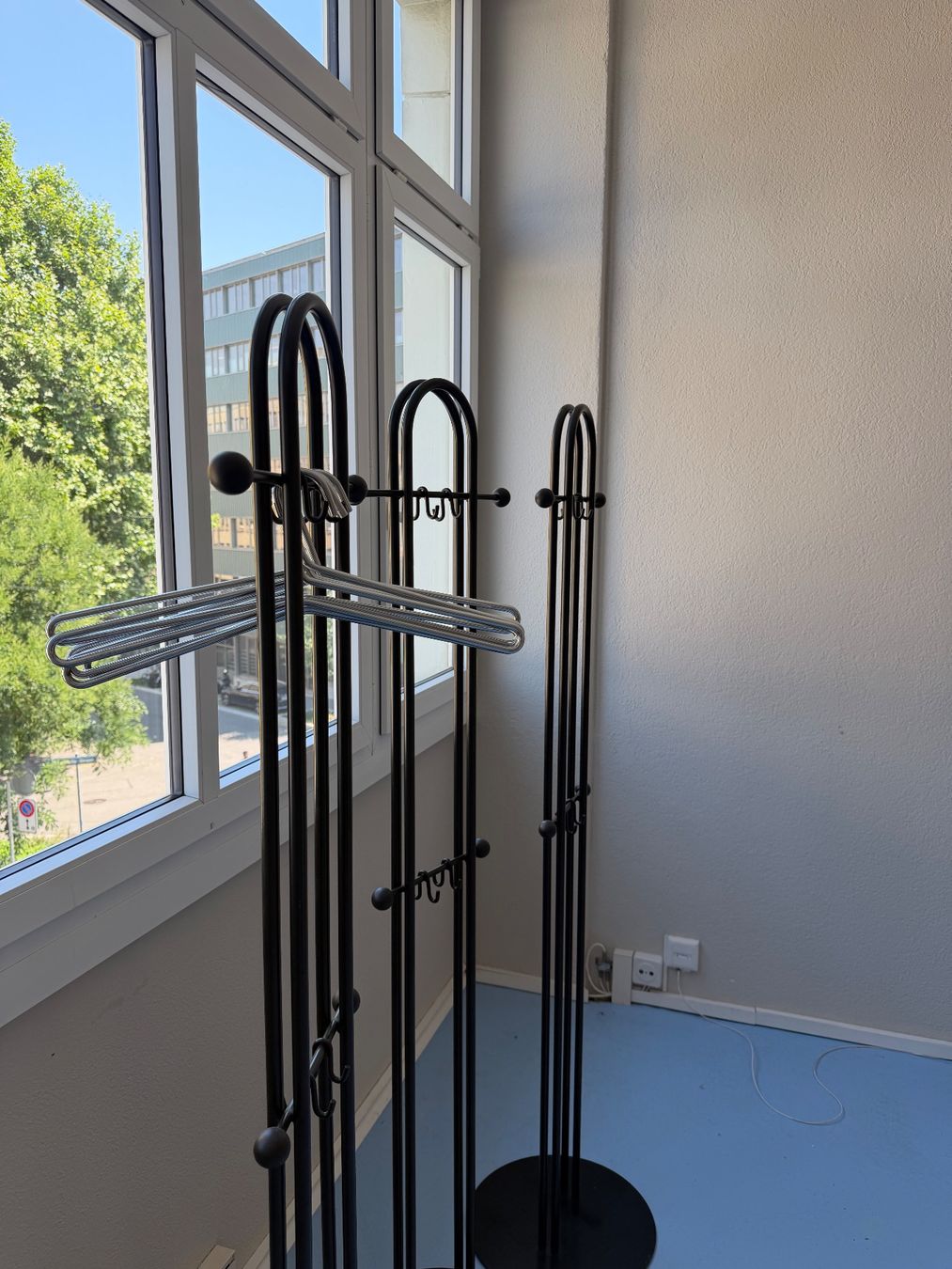 Garderobe: 3 Garderobenständer – Gebraucht aus Zürich von mar_hs6l 1