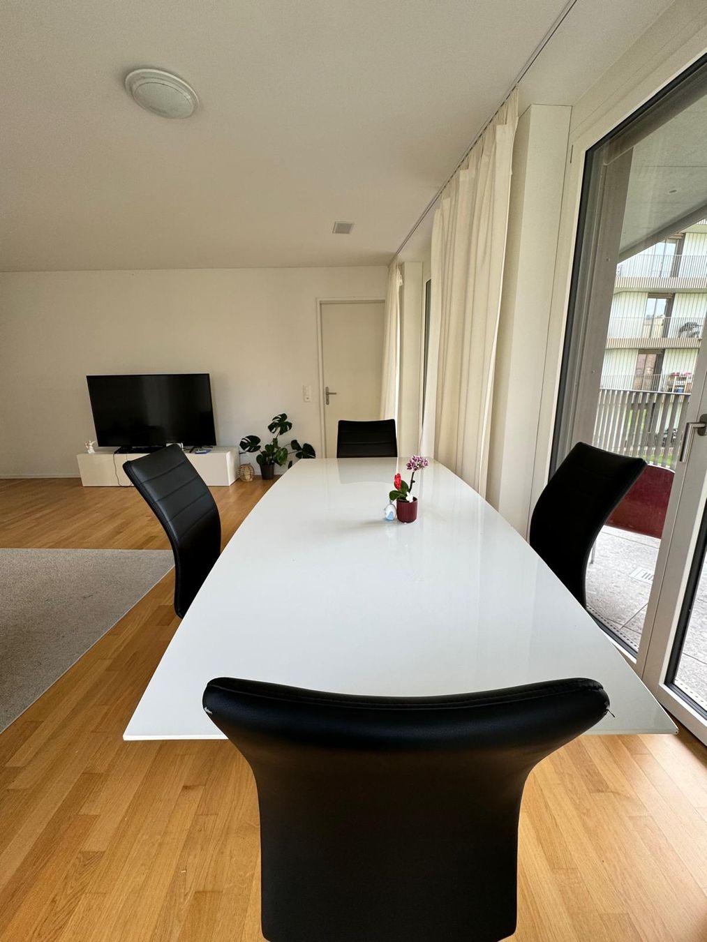 Tables: Tisch "Toronto", Dekor Hochglanz weiss – D'occasion à Schüpfheim par oldyrk 2