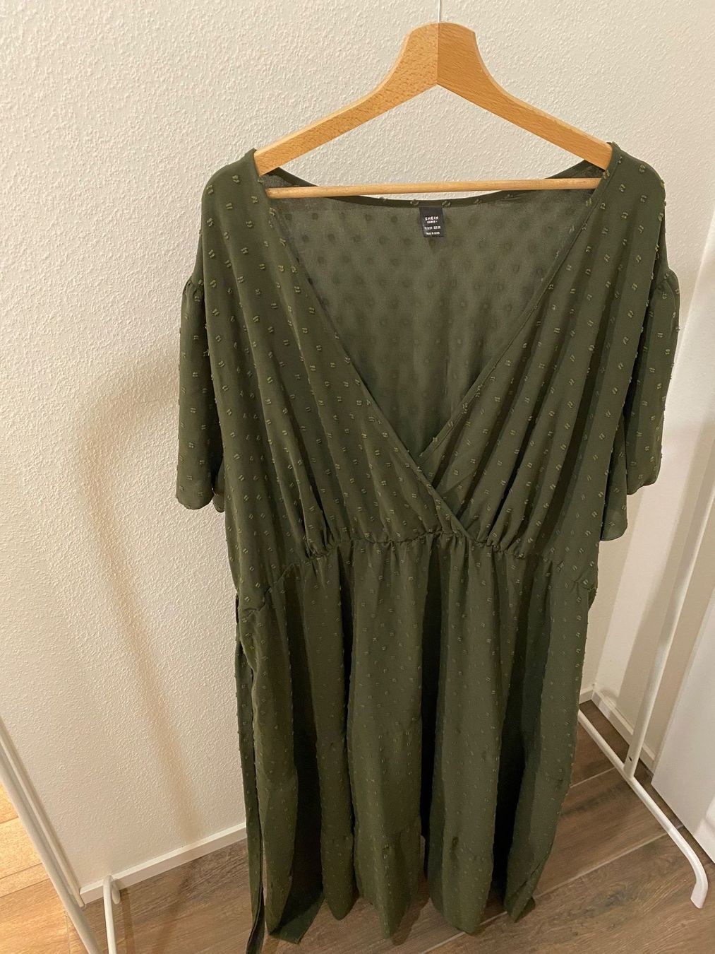 Shein Vestiti: Maxikleid mit Gürtel oliv Gr. 56 / 58 / 60 – Usato da Pratteln venduto da a23_j2gs 5
