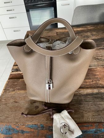 Hermès Picotin 22 in etoupe