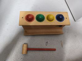 Holzspielzeug Hammerbank mit Kugeln