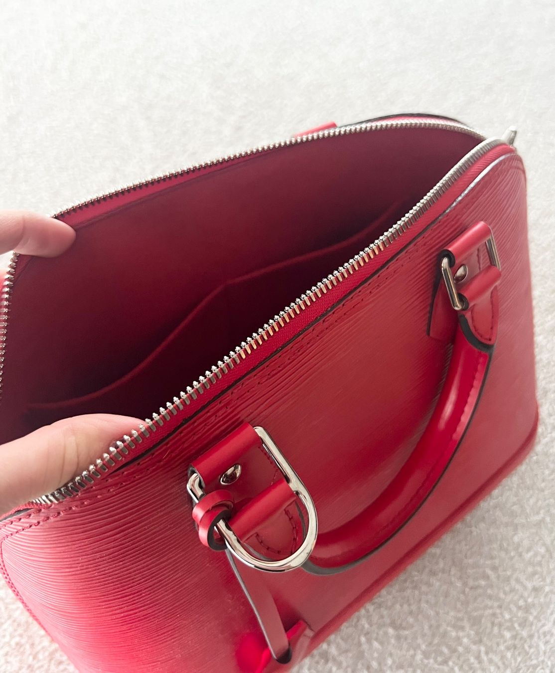 Louis Vuitton Taschen für Damen: Louis Vuitton Alma – Gebraucht aus Rapperswil SG von Saemi49 3