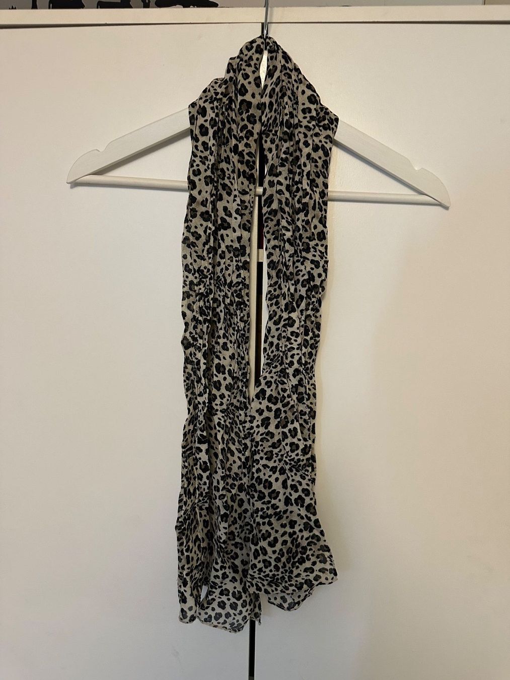 Foulard & Sciarpe: Schal in Leoparden Look – Usato da Schaan venduto da Hermine2018