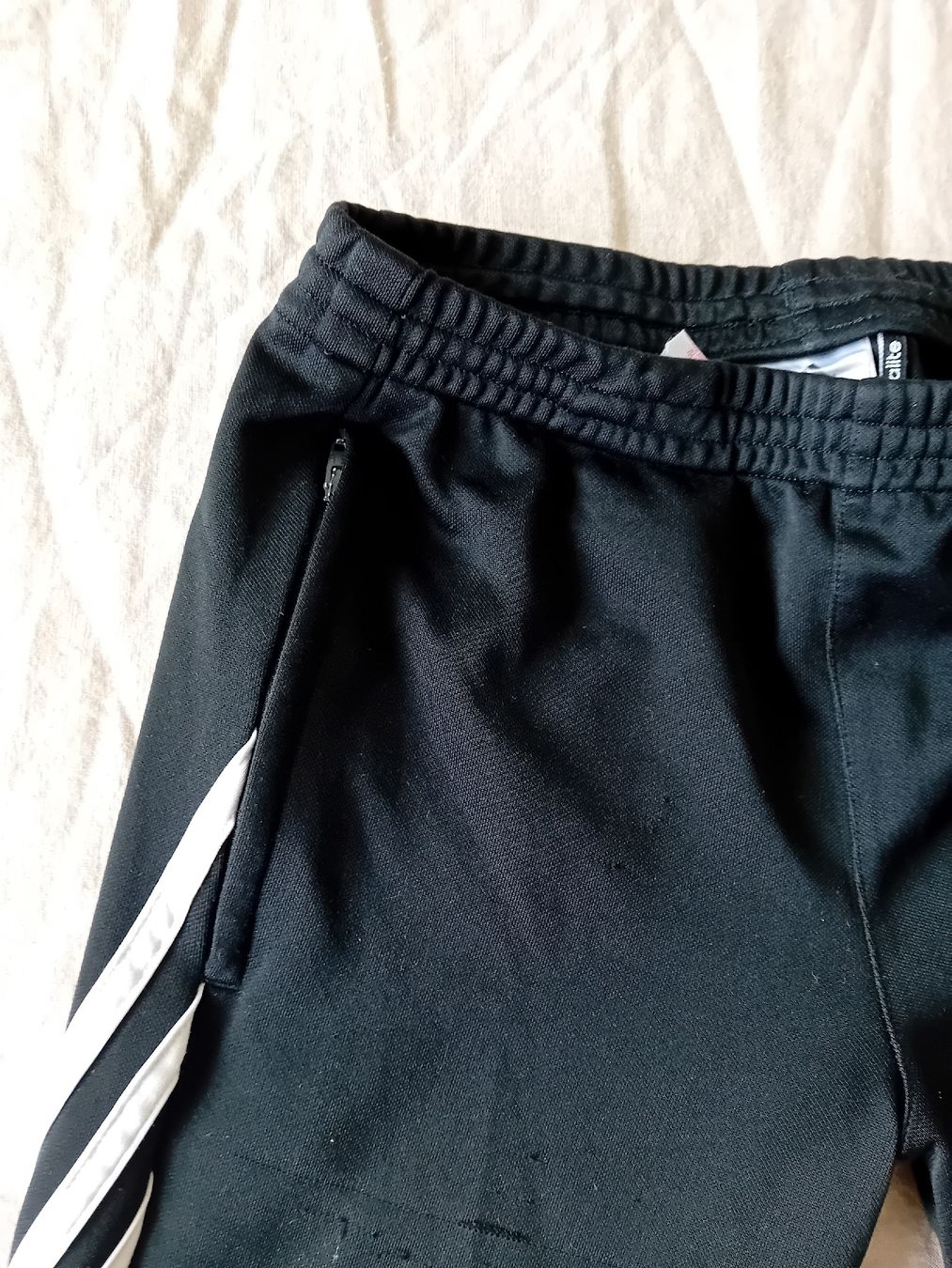 Adidas Pantaloni: Schwarze Adidas Climalite Trainingshose, Größe 152 – Usato da Romanshorn venduto da milenva 2