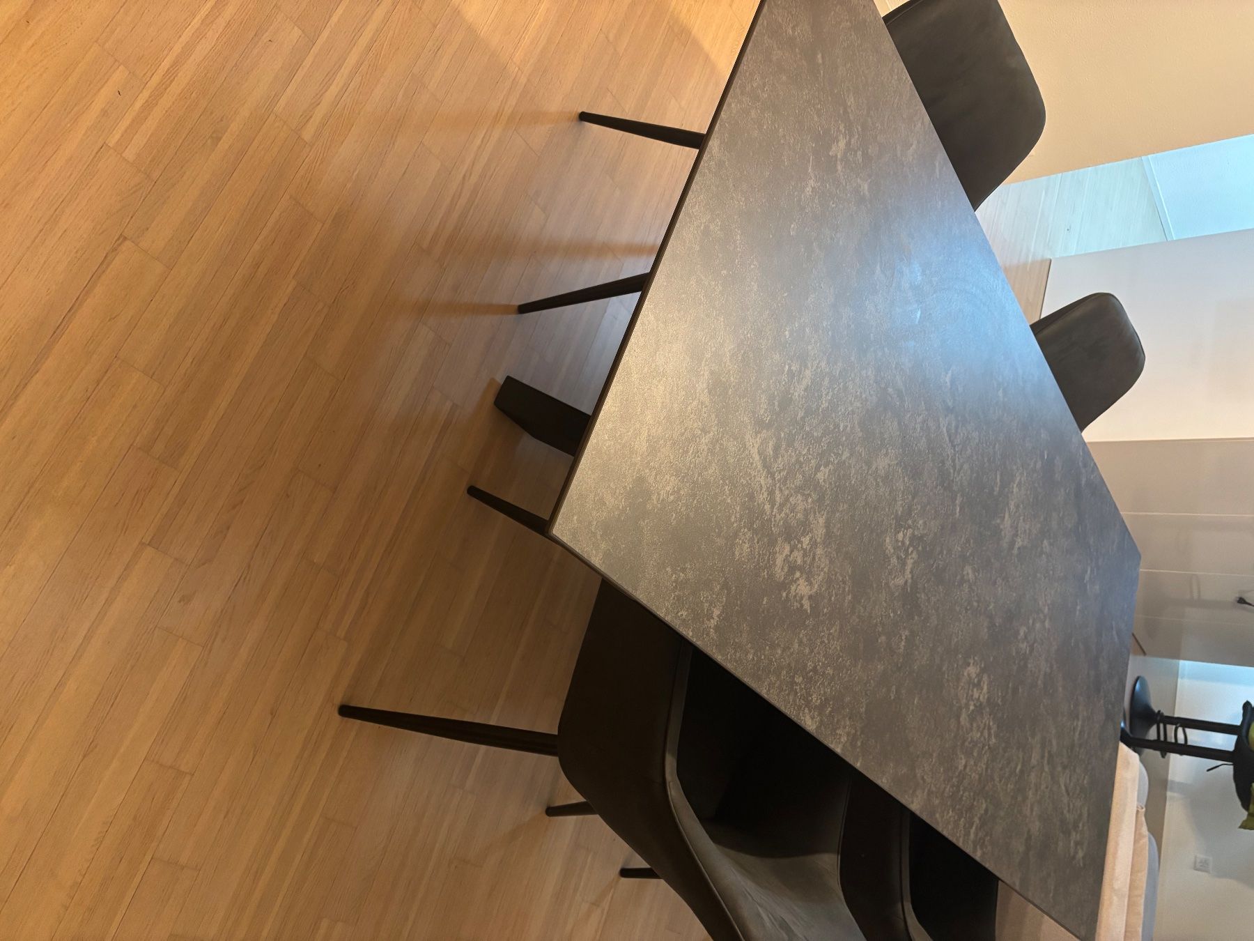Tables: Esstisch Anthrazit Steinoptik Platte – D'occasion à Dietikon par EricLueber