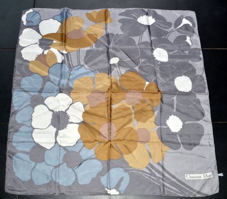 Seidentuch / Foulard en soie  Christian Dior