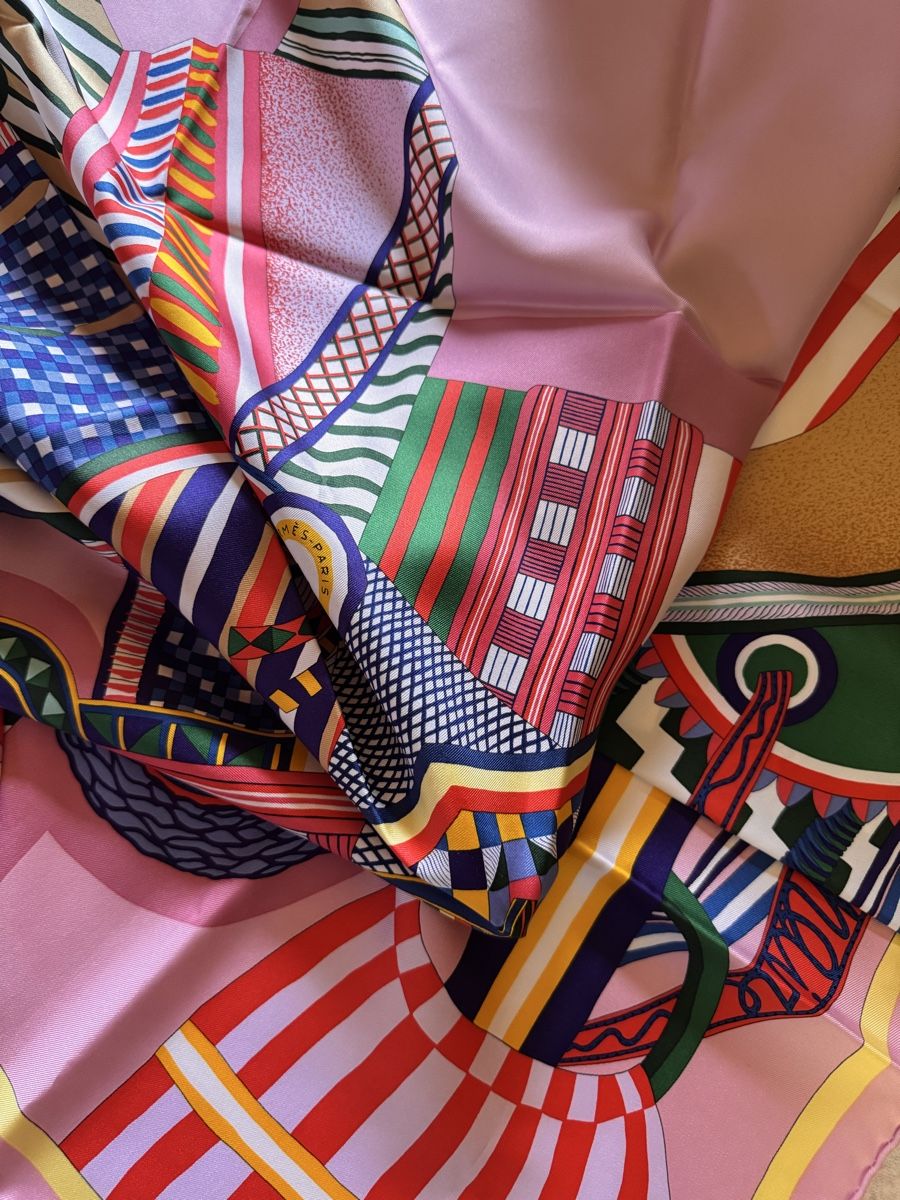 Hermès Foulard & Sciarpe: Hermès carré 90 Selle Imaginaire – Nuovo e nell'imballaggio originale da Genève venduto da Allisgood 5