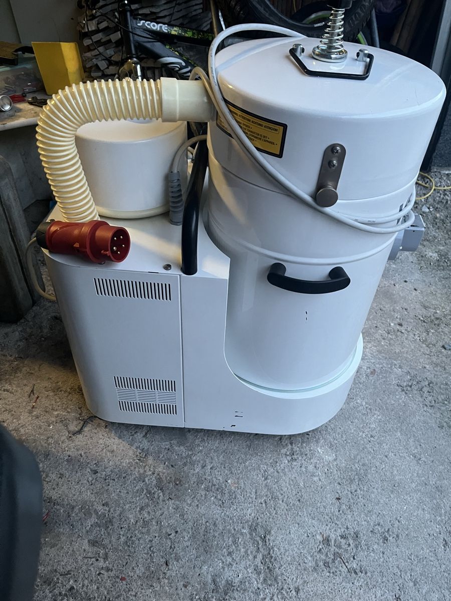 Nilfisk Aspirapolveri & Accessori: Industriesauger Nilfisk vhw311 – Usato da Walenstadt venduto da Fresh-2016 3