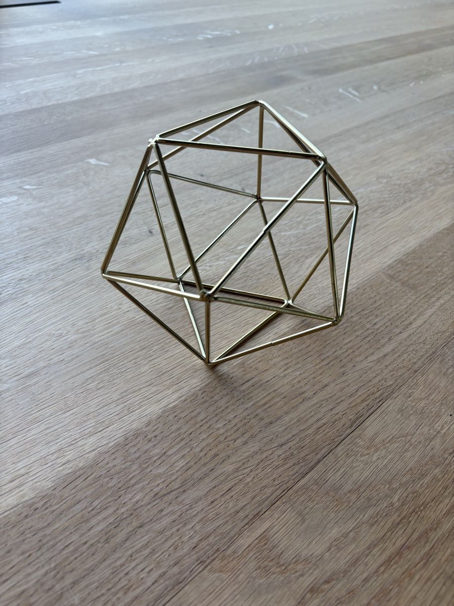 Tutte le decorazioni: Geometrisches Dekoelement – Usato da Binningen venduto da Dorlaa 1