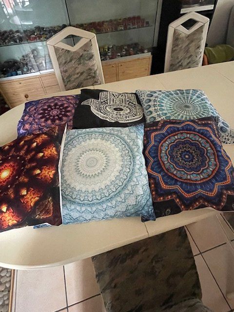 Cuscini: 11 coussins vintage – Usato da Ursy venduto da DK8 1