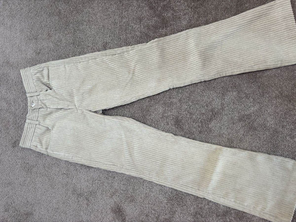 Isabel Marant Hosen: Isabel Marant Cordhose  – Gebraucht aus Zürich von grabe.a.