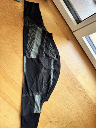 Damen Jacke schwarz Grösse M mit Muster neu