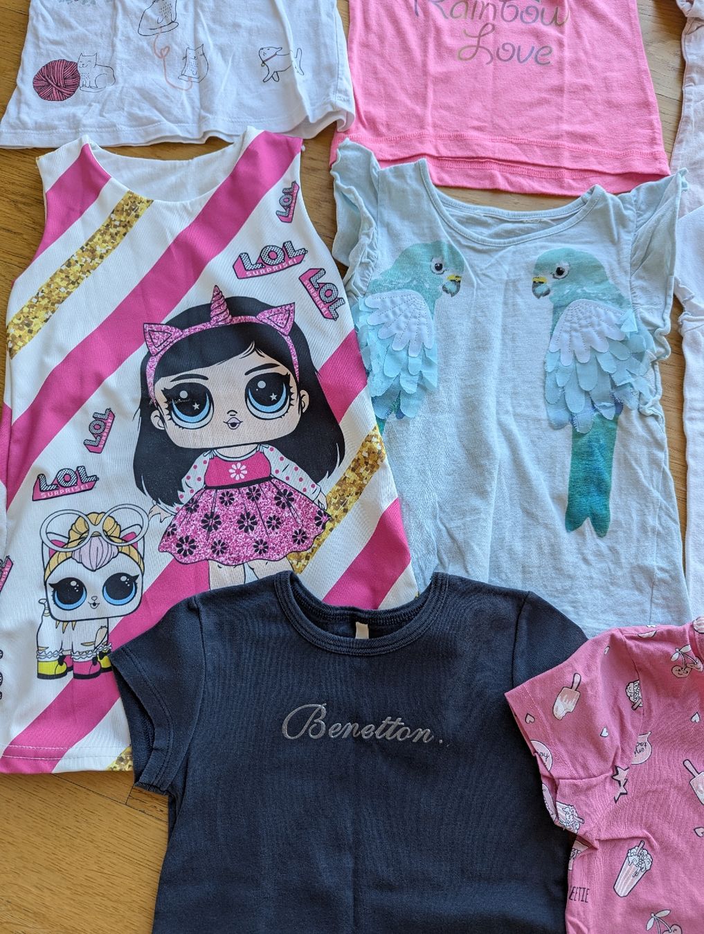 Camicette, T-shirt & Top: T-Shirts Paket Grösse 98 - 104 – Usato da Wallisellen venduto da Taurusit 1