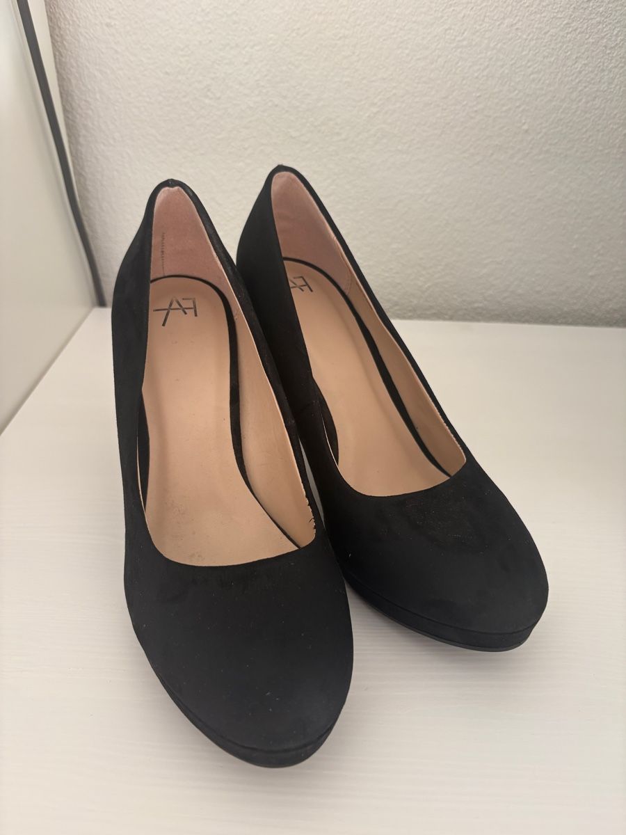 Chaussures femmes: Pumps schwarz Kunstleder – D'occasion à Bern par Janina.Leandra 2