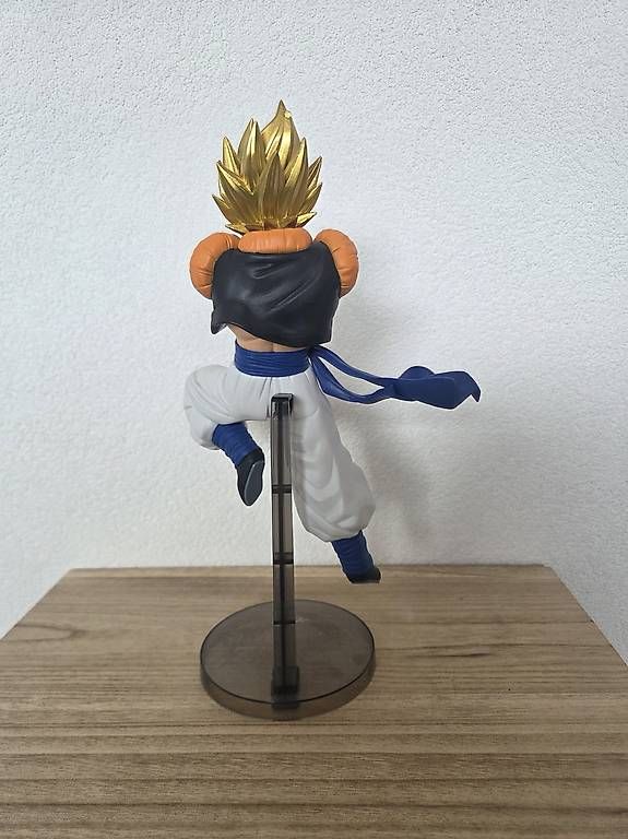 Tutte le decorazioni: Figurine gogeta – Usato da Chavornay venduto da ivan_85 1