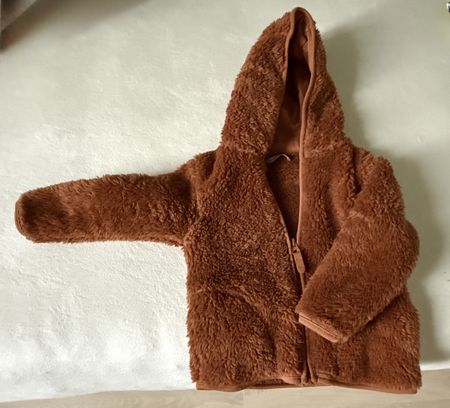Teddy Jacke mit Kapuze, Grösse 86, Top Zustand!