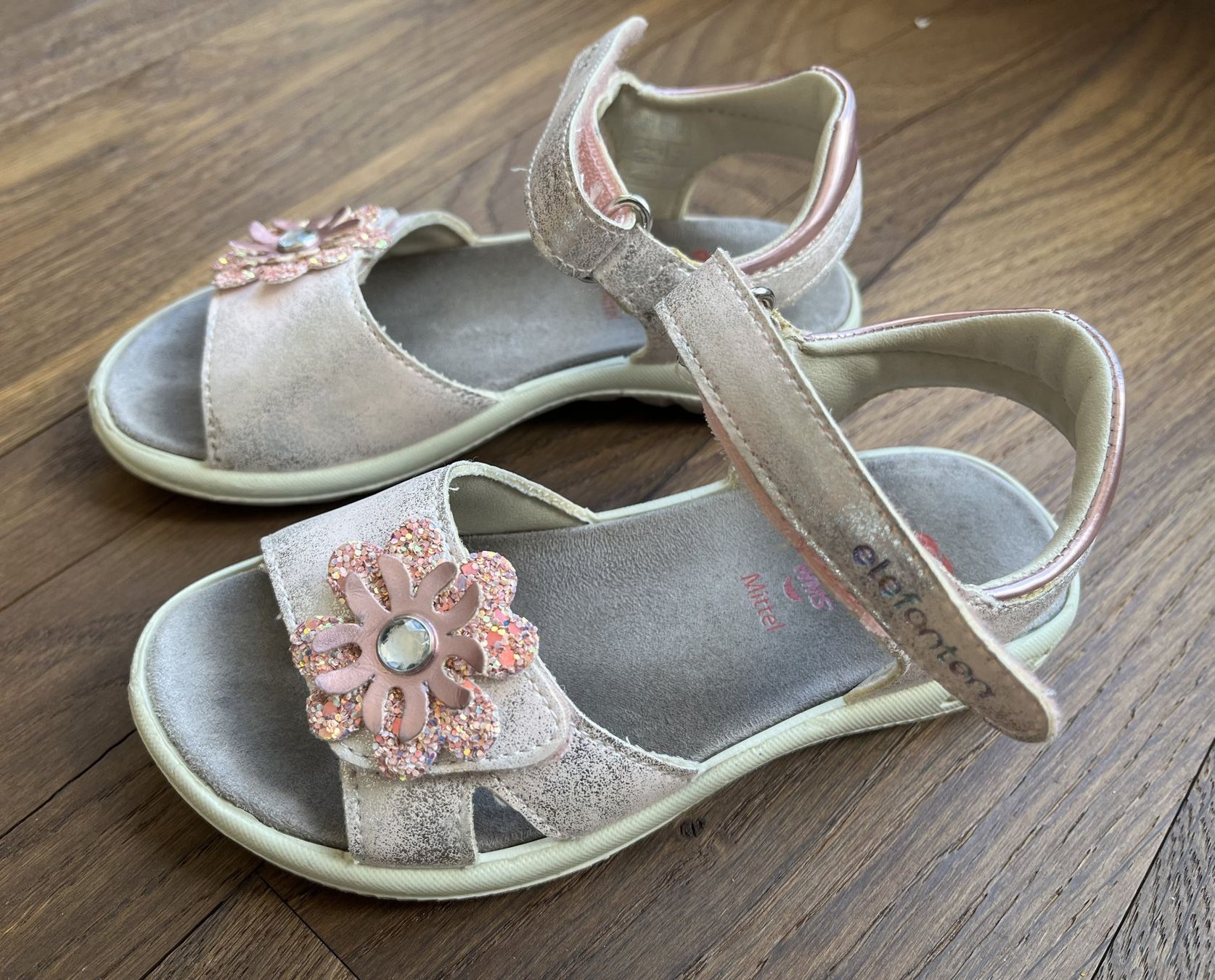 Elefanten Schuhe für Mädchen: Sandalen Elefanten Gr. 29, Leder Schuhe – Gebraucht aus Affoltern am Albis von Blackrhythm 7
